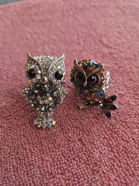 Source Unknown Multicolor and Silver Owl Cocktail Rings